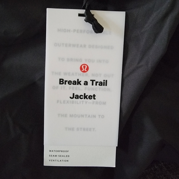 SOLD** Lululemon Break a Trail Jacket - 6 - Picture 14 of 15